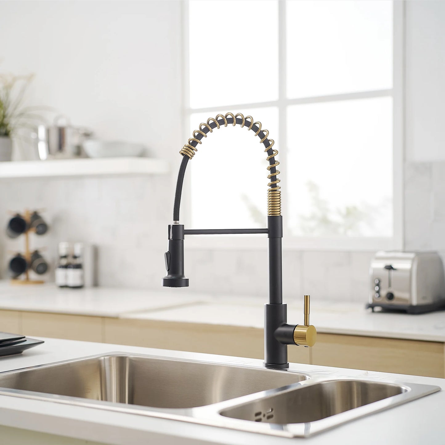 NEW New Single Handle Pull-Down Sprayer Kitchen Faucet