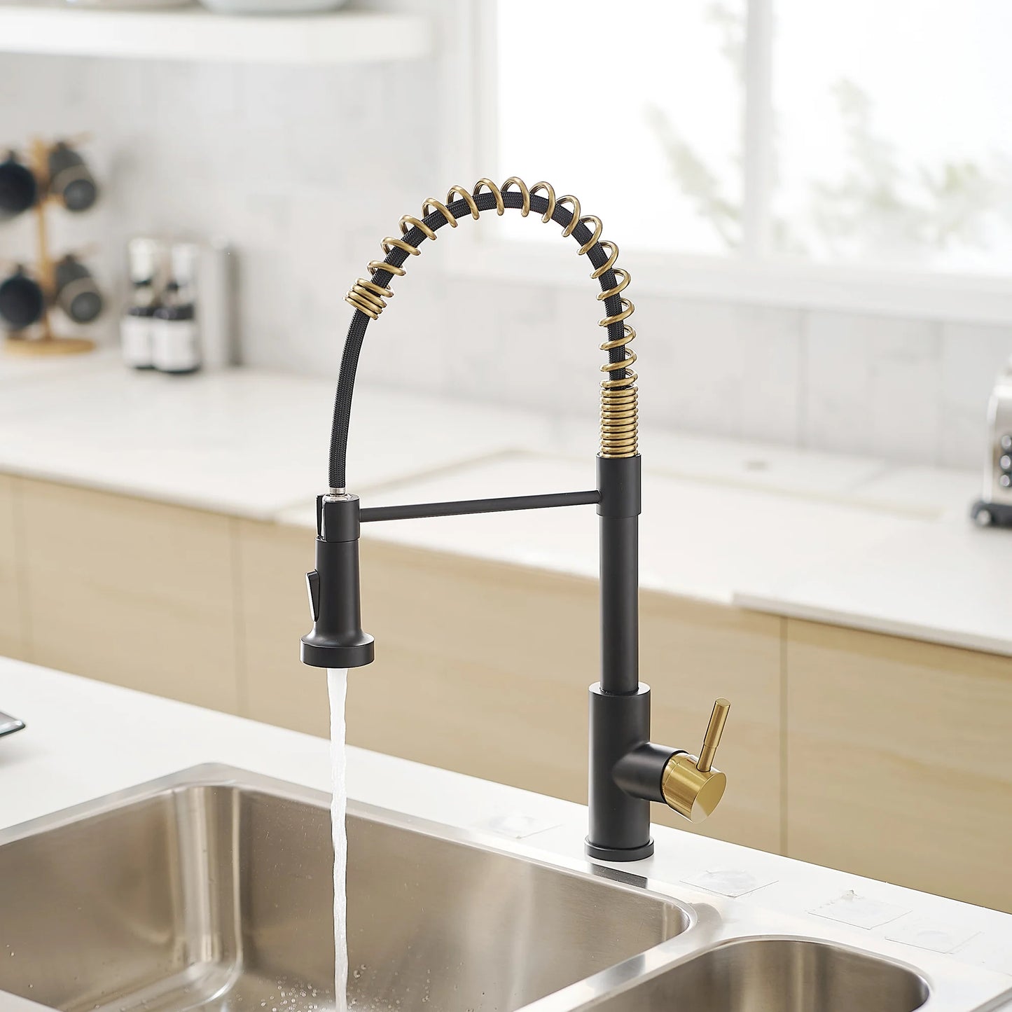NEW New Single Handle Pull-Down Sprayer Kitchen Faucet