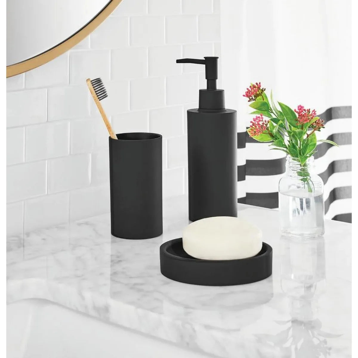 17-Piece Black & White Stripe Polyester/Plastic Shower Curtain & Bathroom Accessory Set， curtain