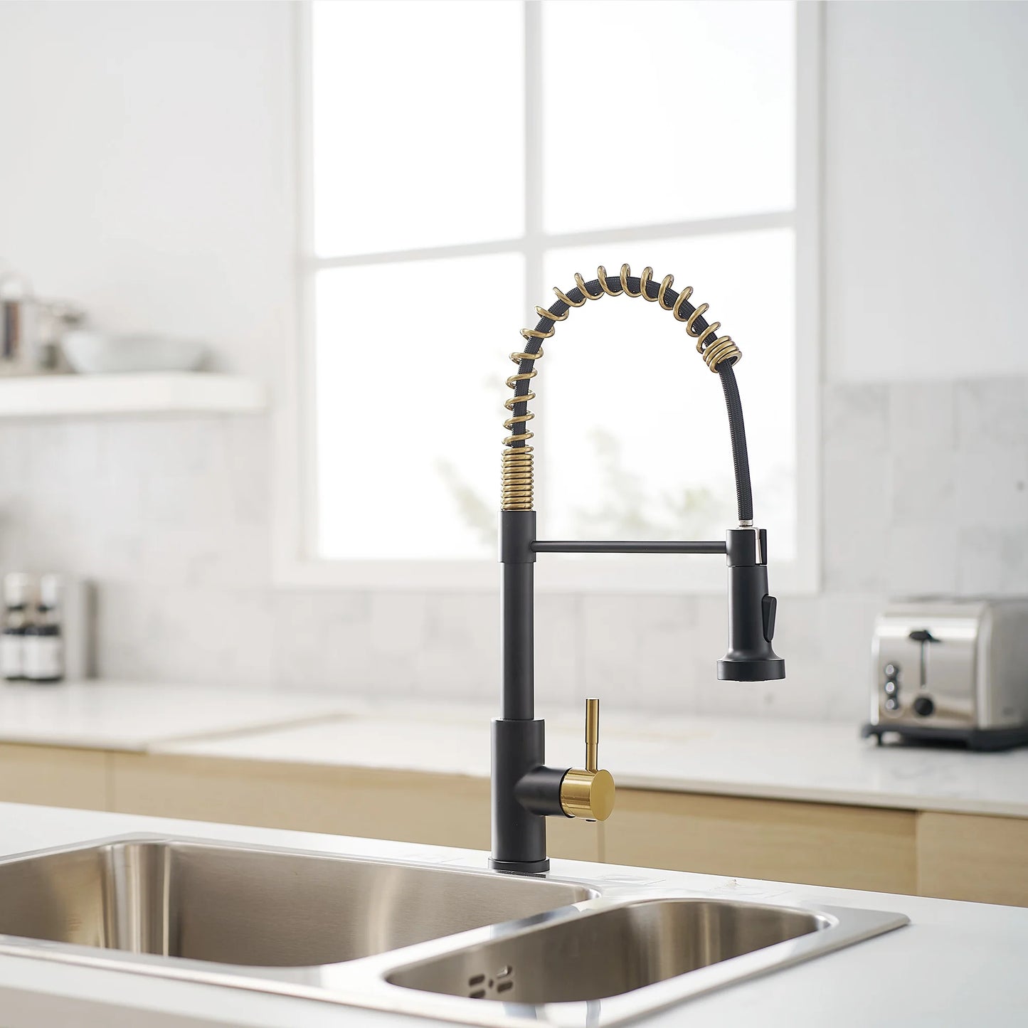 NEW New Single Handle Pull-Down Sprayer Kitchen Faucet
