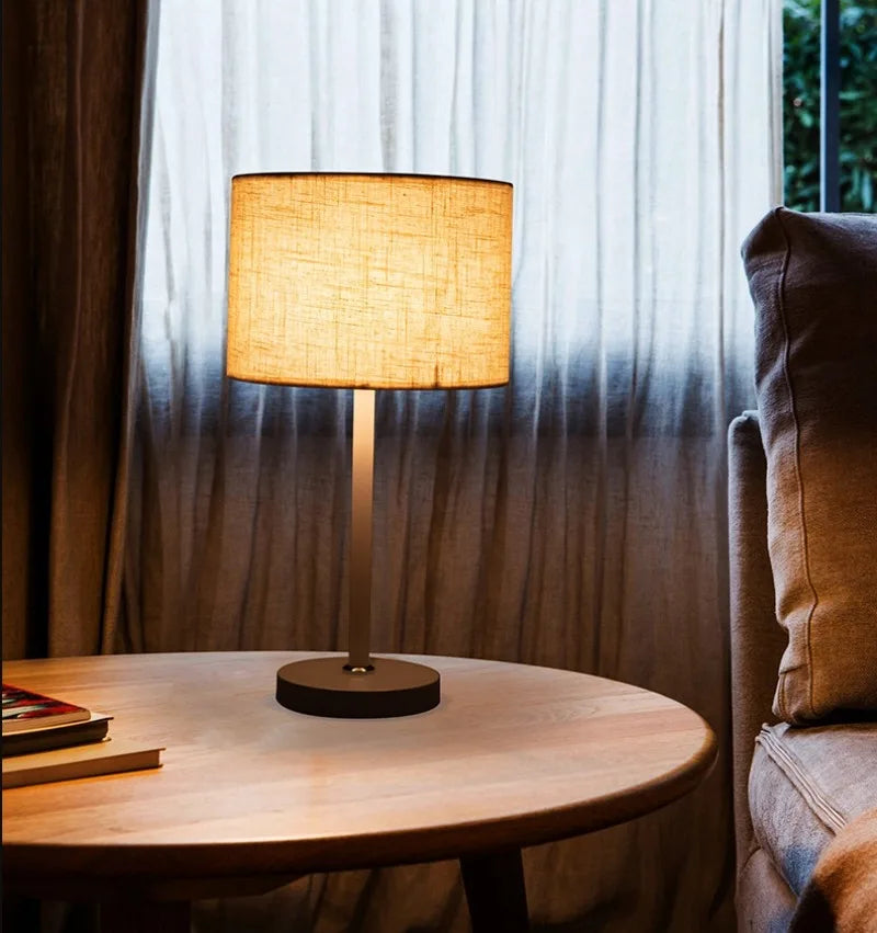 Postmodern Minimalist Creativity Small Table Lamp, Modern and Minimalist Girl Instagram, Romantic Wedding Bedroom Bedside Lamp