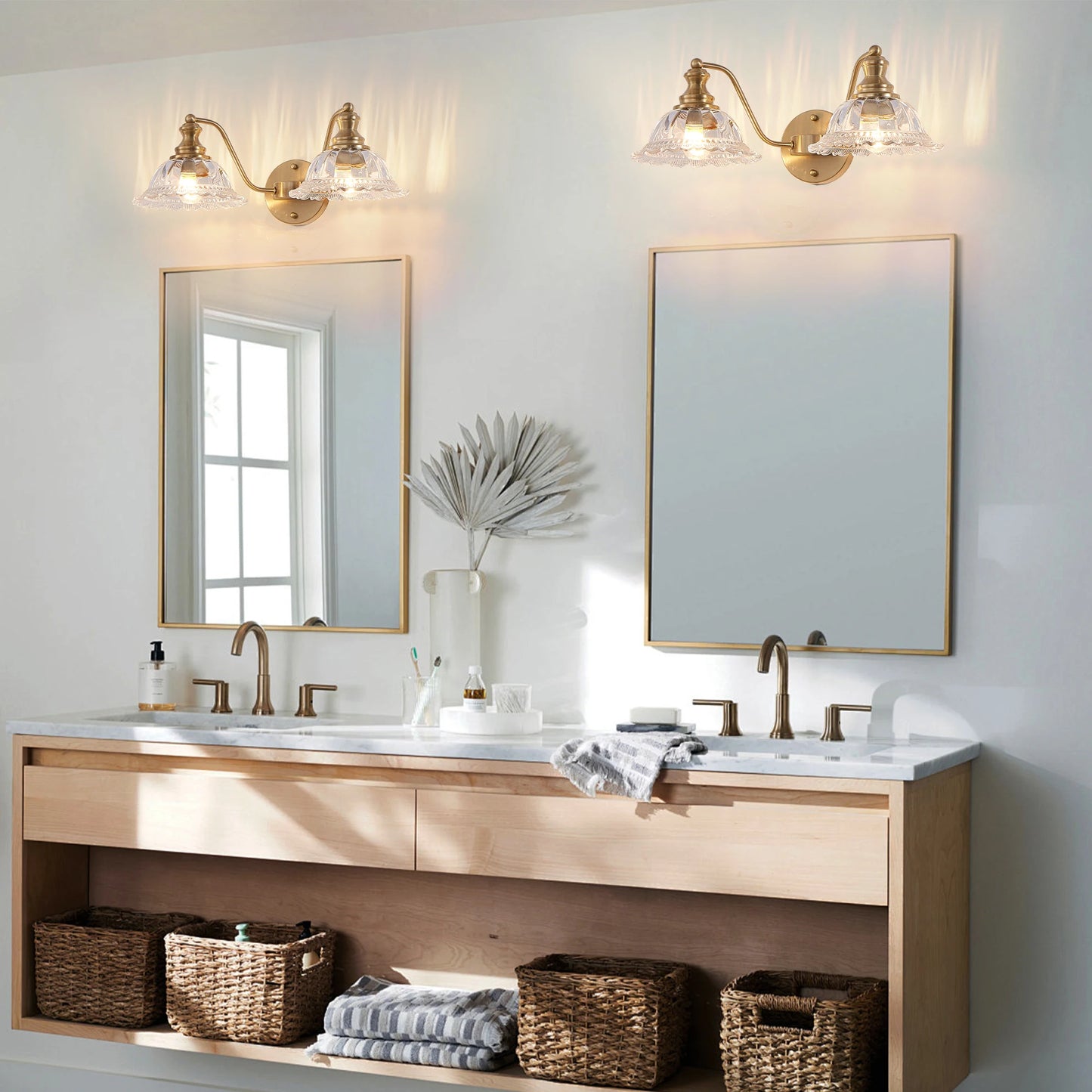 20 英寸 2-Light Vintage Bathroom Wall Sconce – Elegant Golden Metal and Glass Lampshade Vanity Light Fixture