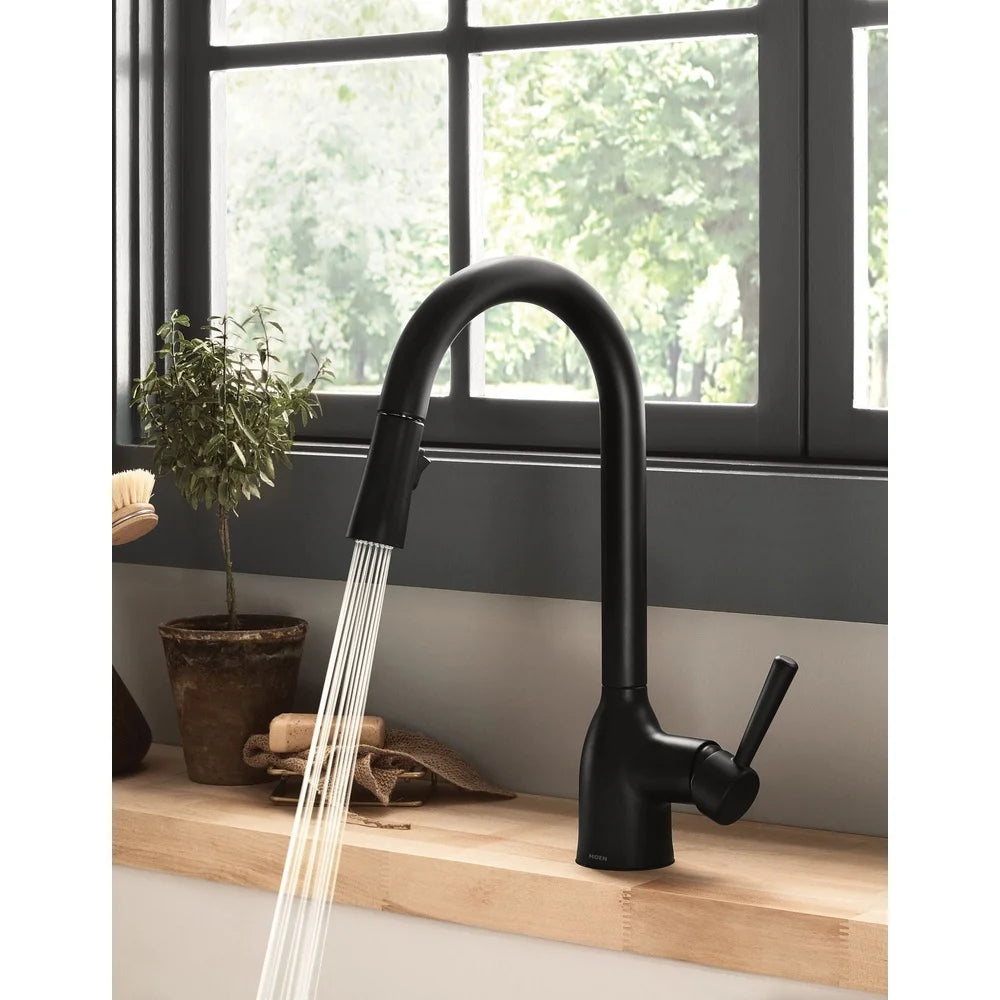 Matte Black Single Hole Kitchen Faucet Pull Down Sprayer 360 Degree Swivel Spout One Handle Control Zinc Construction ADA