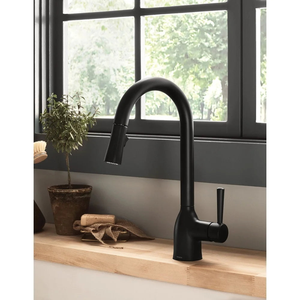 Matte Black Single Hole Kitchen Faucet Pull Down Sprayer 360 Degree Swivel Spout One Handle Control Zinc Construction ADA